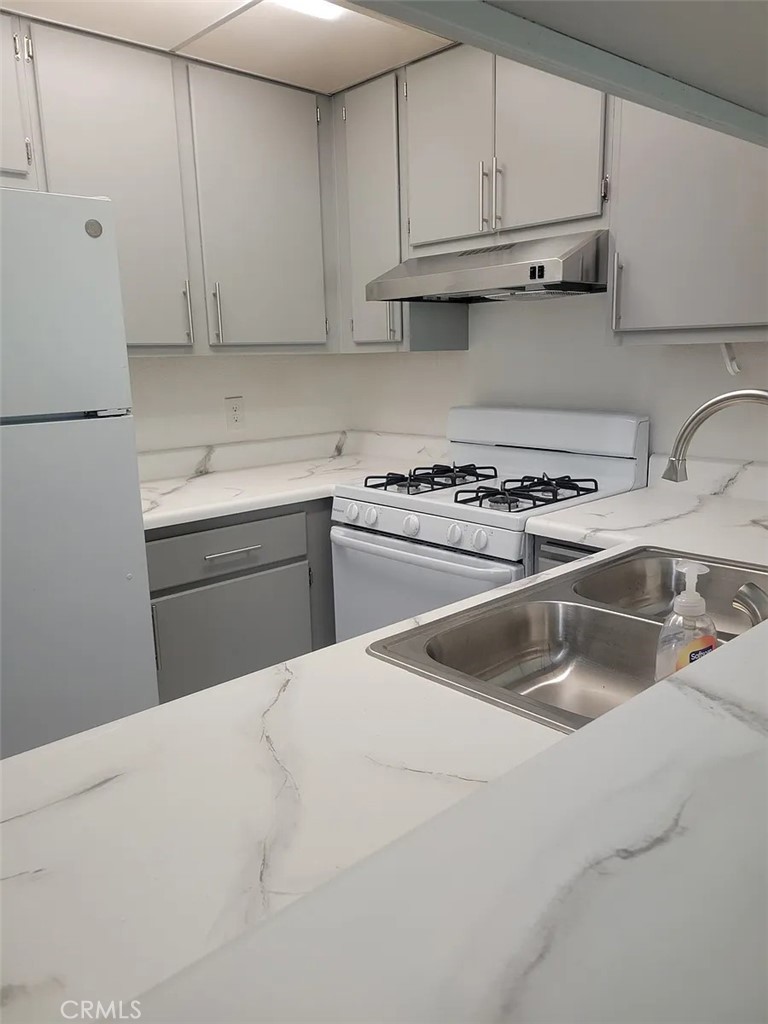 3840 West Jacinto View Road Banning, CA 92220 - Photo 9 of 15 Kitchen