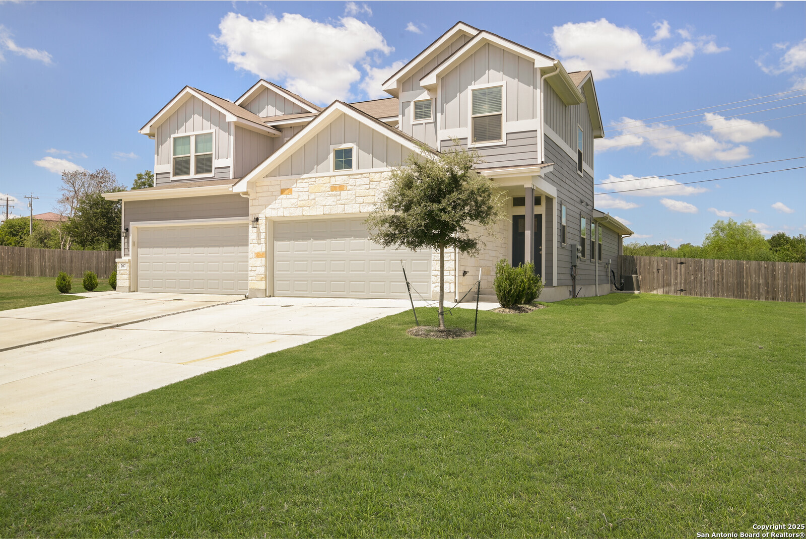 209 Joseph Circle Cibolo, TX 78108 - Photo 2 of 17 Gallery Image 2