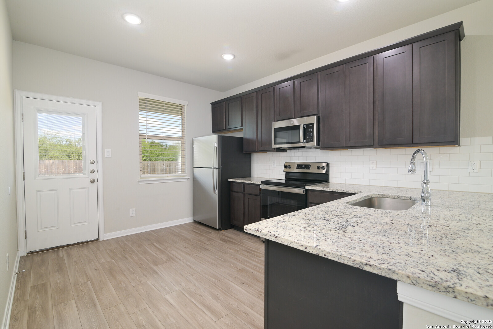 209 Joseph Circle Cibolo, TX 78108 - Photo 7 of 17 Gallery Image 7