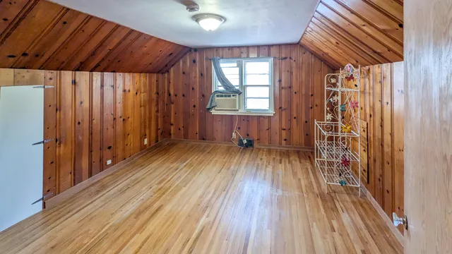 $1,500 | 301 Giles Place, Albert Lea, MN 56007