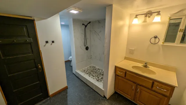 $1,350 | 301 Giles Place, Albert Lea, MN 56007