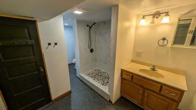 $1,500 | 301 Giles Place, Albert Lea, MN 56007