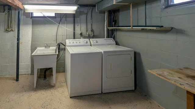 $1,350 | 301 Giles Place, Albert Lea, MN 56007