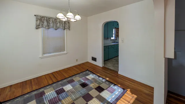 $1,350 | 301 Giles Place, Albert Lea, MN 56007