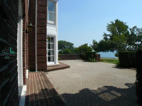 201 Lake Shore Road Grosse Pointe, MI 48236 - Photo 11 of 12 852703-10.JPG