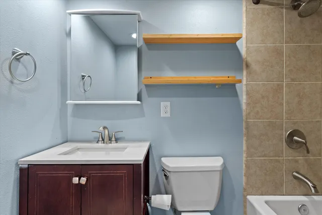 $159,900 | 2230 Good Hope Road, Unit 25, Glendale, WI 53209