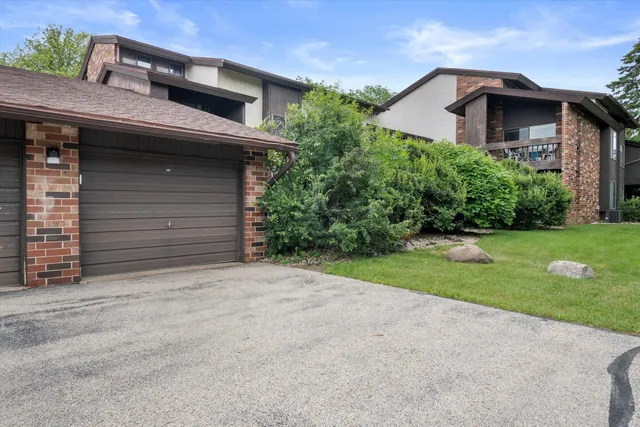 $159,900 | 2230 Good Hope Road, Unit 25, Glendale, WI 53209