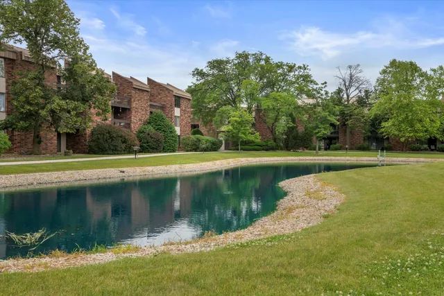 $159,900 | 2230 Good Hope Road, Unit 25, Glendale, WI 53209