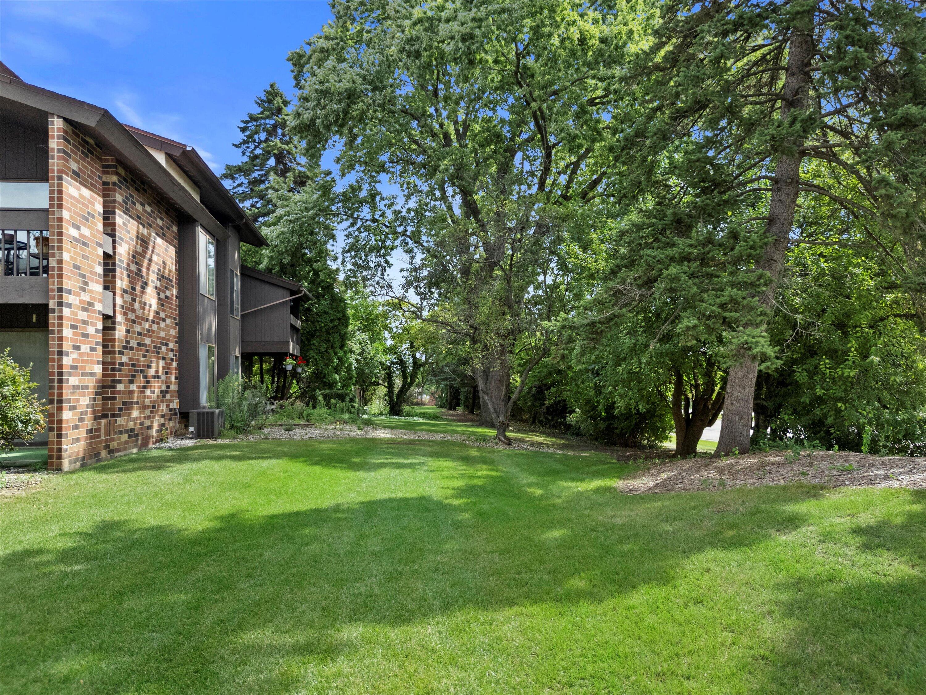 2230 Good Hope Road, Unit 25 Glendale, WI 53209 - Photo 39 of 41 greenspaces