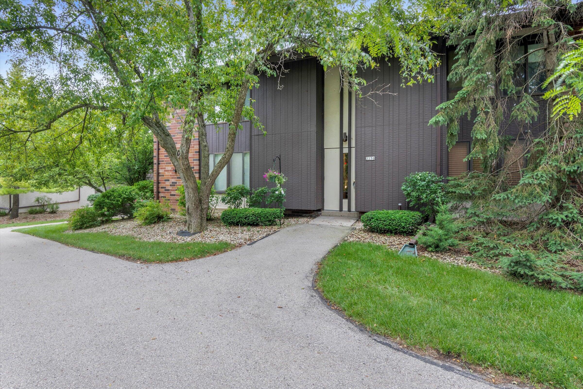 2230 Good Hope Road, Unit 25 Glendale, WI 53209 - Photo 4 of 41 unit entrance