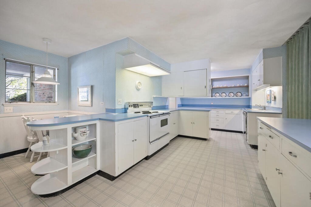 39 Everett Avenue Winchester, MA 01890 - Photo 12 of 39