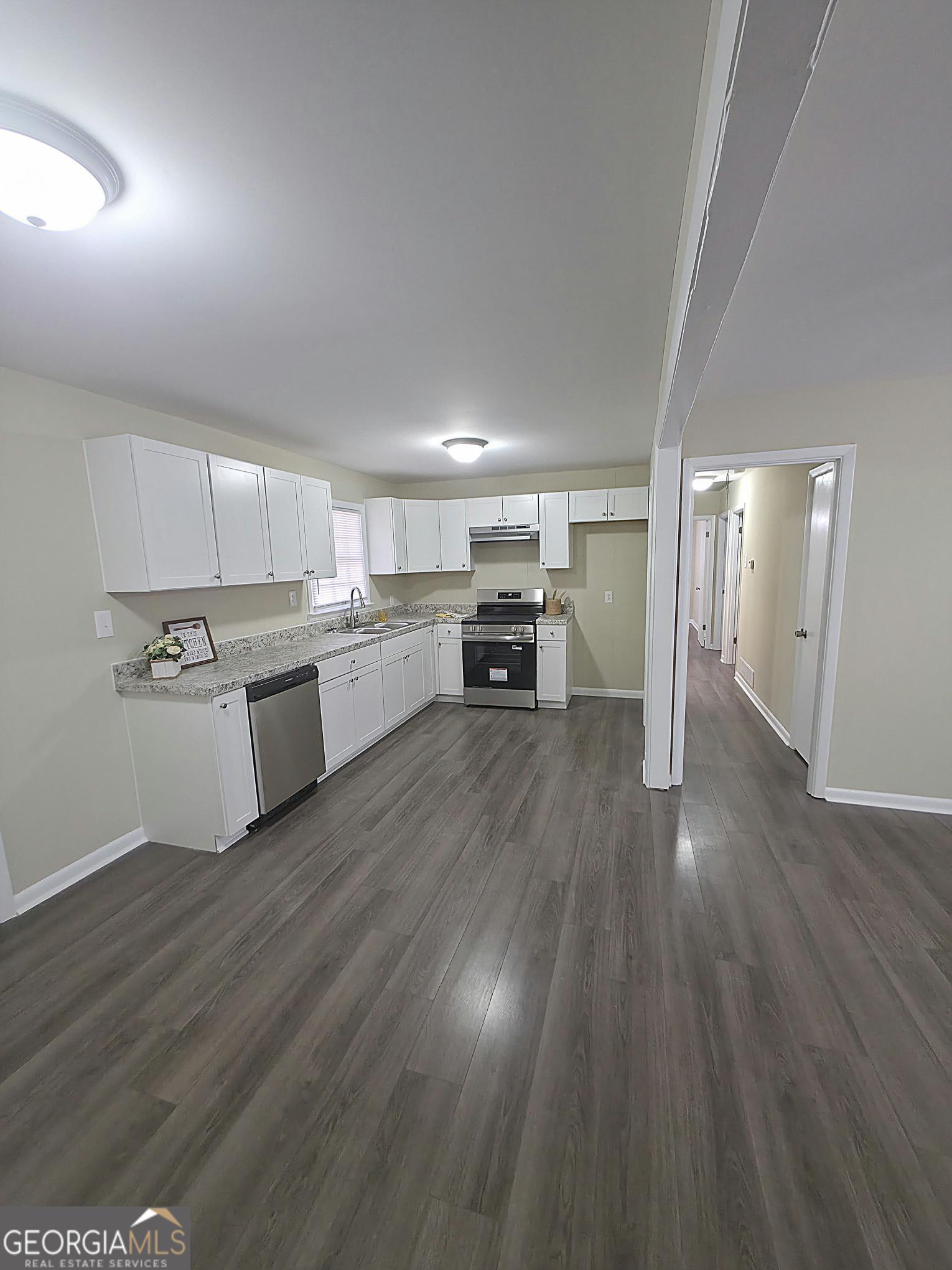 560 Vincent Drive Athens, GA 30607 - Photo 2 of 17