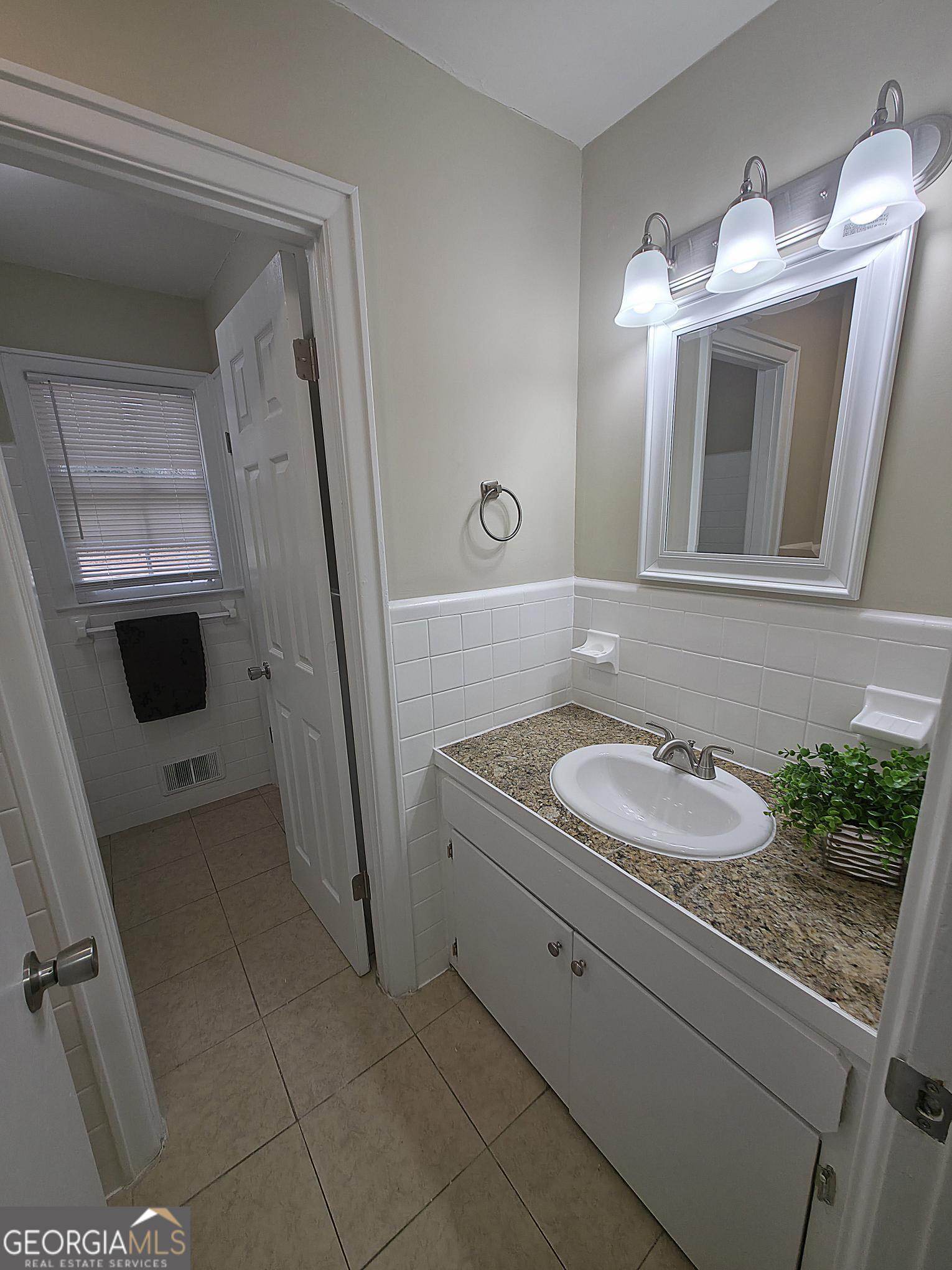 560 Vincent Drive Athens, GA 30607 - Photo 8 of 17