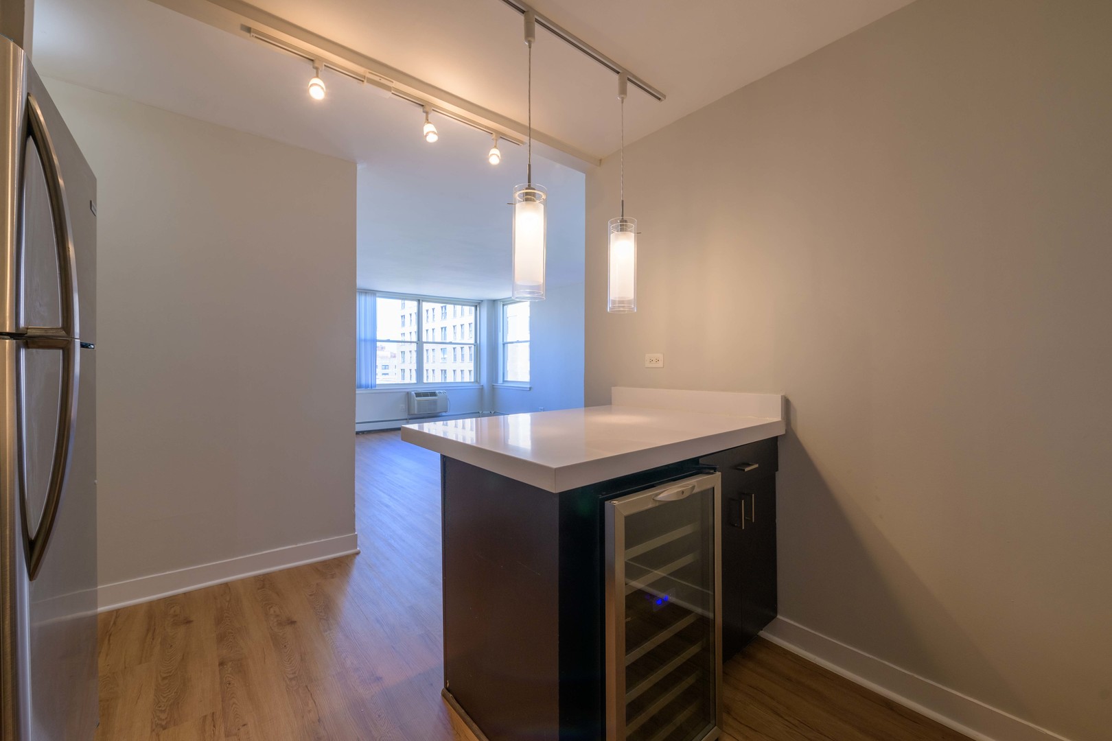 3033 North Sheridan Road, Unit 711 Chicago, IL 60657 - Photo 5 of 11 a utility room with washer and dryer