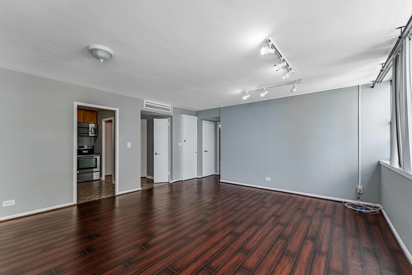 6301 North Sheridan Road, Unit 19F Chicago, IL 60660 - Photo 10 of 23 Gallery Image 10