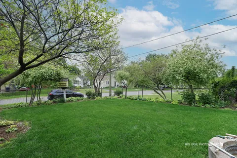 $250,000 | 2431 West Ridgeland Avenue, Waukegan, IL 60085