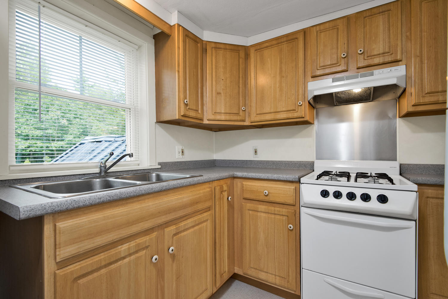 641 Snow Hill Road New Gloucester, ME 04260 - Photo 17 of 44 641 Snow Hill Rd New-large-010-012-Kitch