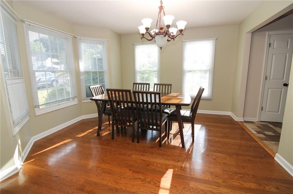 226 Randy Lane Coraopolis, PA 15108 - Photo 7 of 28 Gallery Image 7