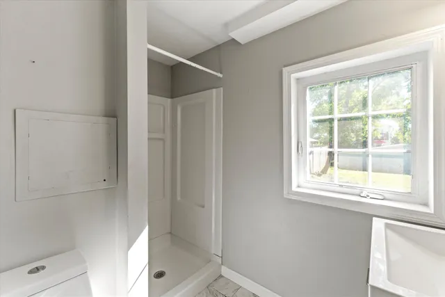 $320,000 | 33 West Elmhurst Avenue, Unit B, Manchester, NH 03103