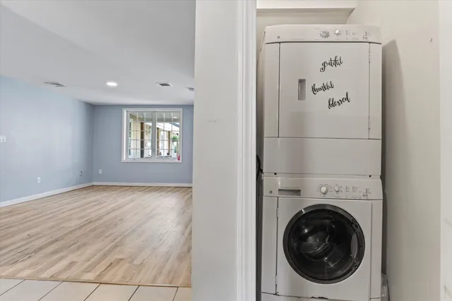 $320,000 | 33 West Elmhurst Avenue, Unit B, Manchester, NH 03103