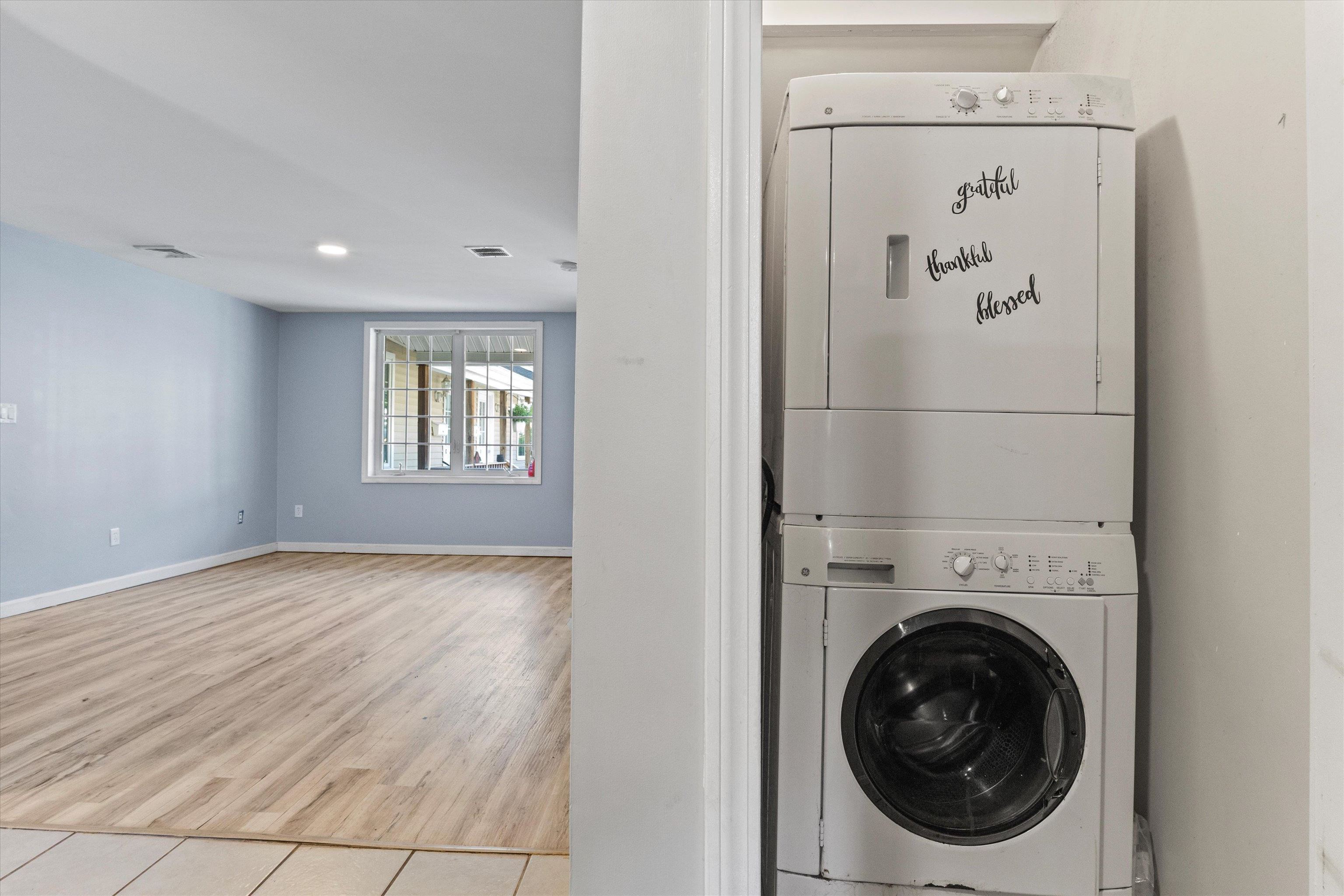 33 West Elmhurst Avenue, Unit B Manchester, NH 03103 - Photo 12 of 22