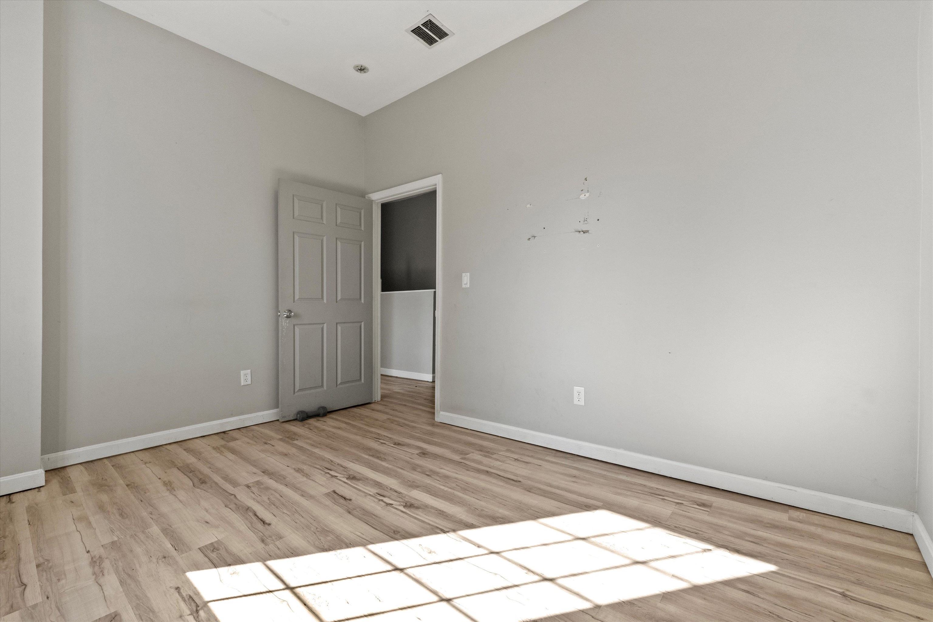 33 West Elmhurst Avenue, Unit B Manchester, NH 03103 - Photo 15 of 22