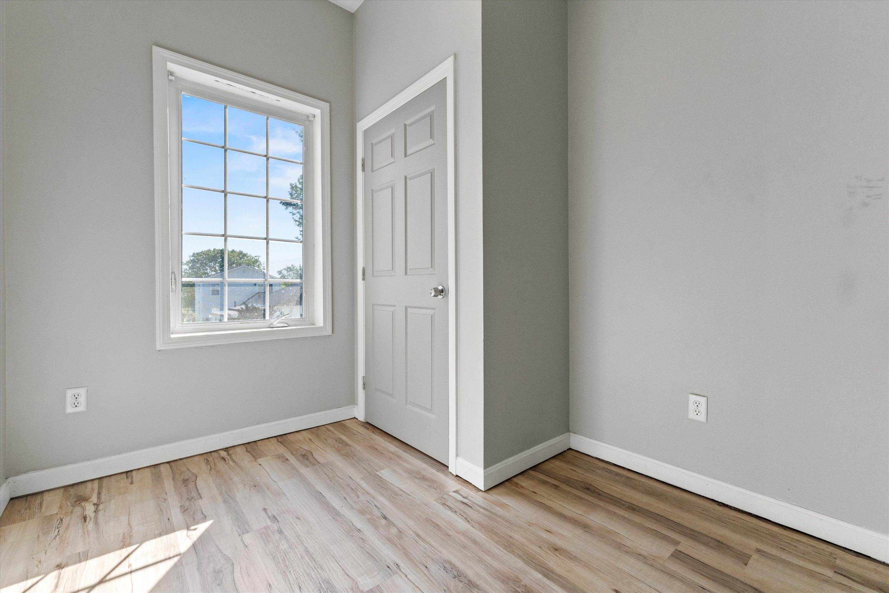 33 West Elmhurst Avenue, Unit B Manchester, NH 03103 - Photo 16 of 22