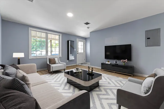 $320,000 | 33 West Elmhurst Avenue, Unit B, Manchester, NH 03103