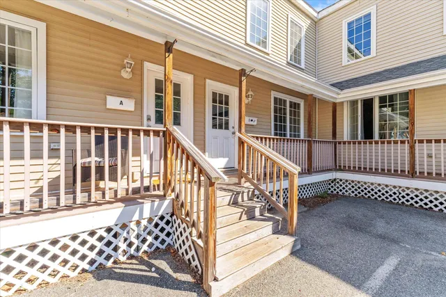 $320,000 | 33 West Elmhurst Avenue, Unit B, Manchester, NH 03103