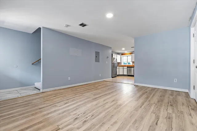 $320,000 | 33 West Elmhurst Avenue, Unit B, Manchester, NH 03103