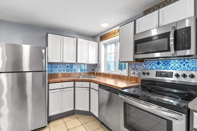 $320,000 | 33 West Elmhurst Avenue, Unit B, Manchester, NH 03103