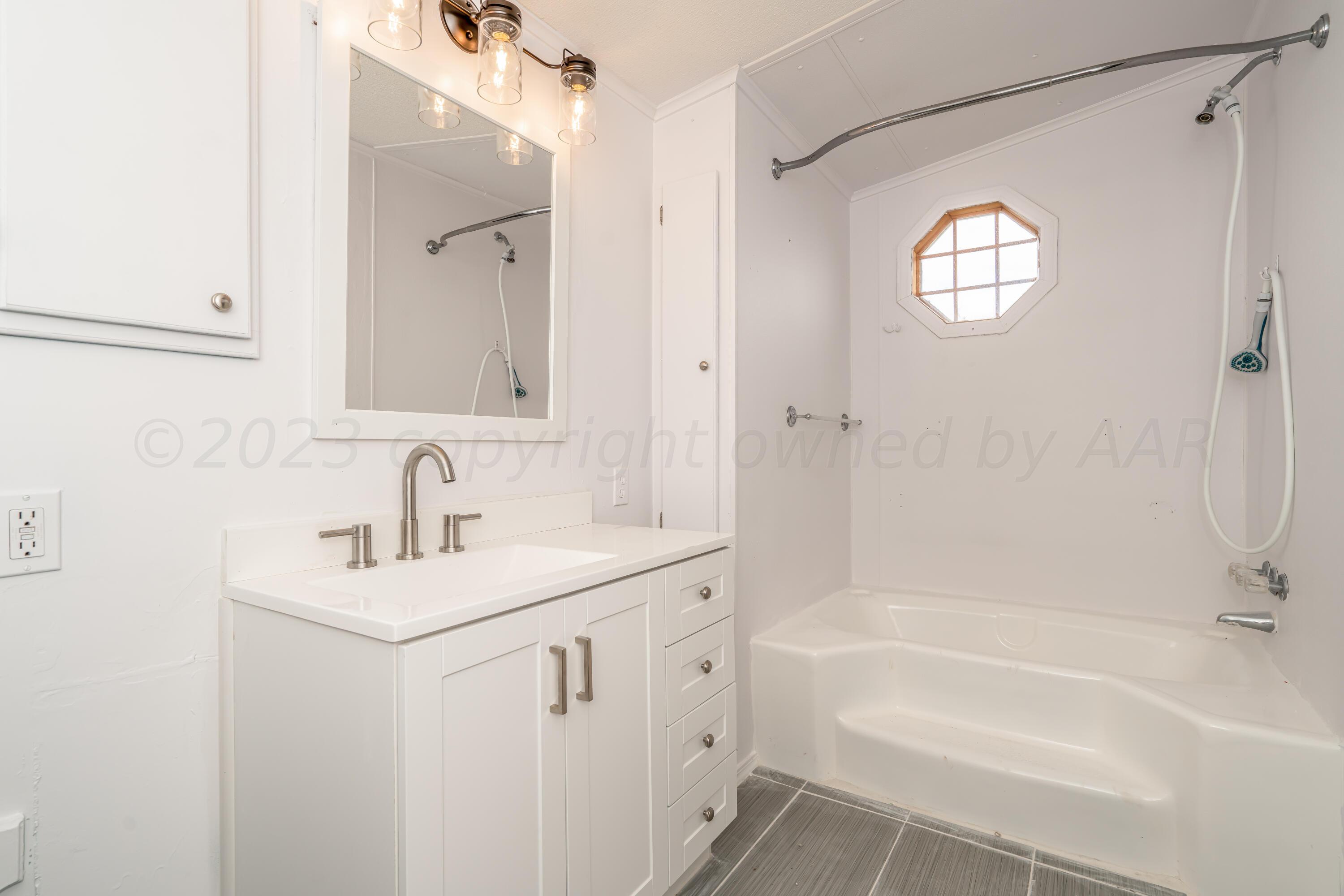 3101 Raef Road Amarillo, TX 79108 - Photo 21 of 29 3101 Raef Rd-23 PRIMARY BATHROOM