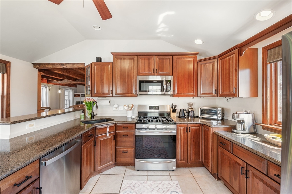 82 Dodge Street, Unit 1 Beverly, MA 01915 - Photo 7 of 42