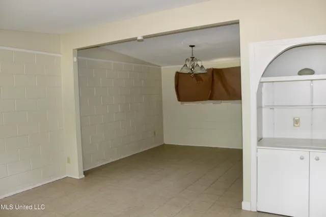 $83,000 | 111 Chatham Circle, Jackson, MS 39206