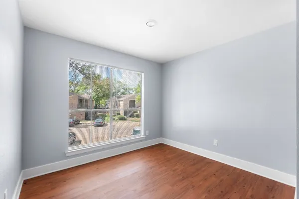 $1,050 | 7200 West T C Jester Boulevard, Unit 1004, Houston, TX 77088