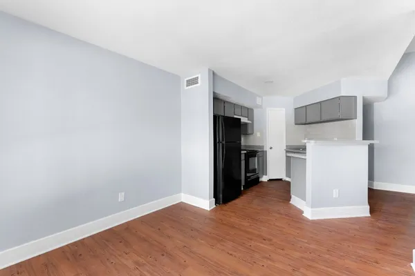 $1,050 | 7200 West T C Jester Boulevard, Unit 1004, Houston, TX 77088