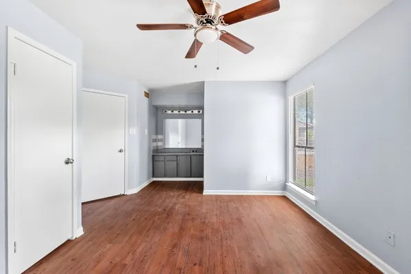 $1,050 | 7200 West T C Jester Boulevard, Unit 1004, Houston, TX 77088