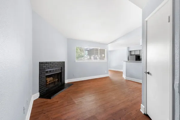 $1,050 | 7200 West T C Jester Boulevard, Unit 1004, Houston, TX 77088