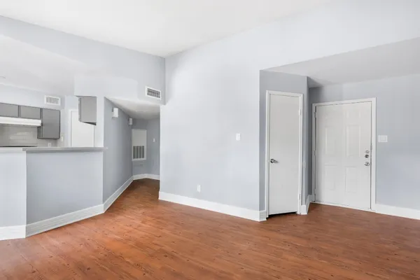 $1,050 | 7200 West T C Jester Boulevard, Unit 1004, Houston, TX 77088