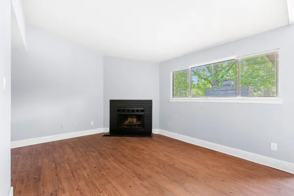 $1,050 | 7200 West T C Jester Boulevard, Unit 1004, Houston, TX 77088