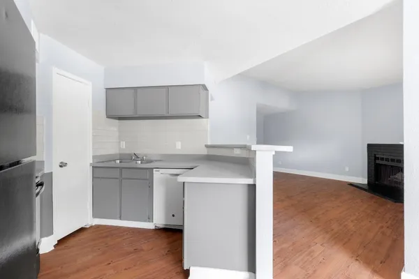 $1,050 | 7200 West T C Jester Boulevard, Unit 1004, Houston, TX 77088
