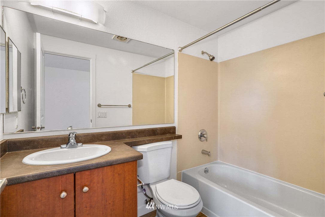 12404 East Gibson Road, Unit C201 Everett, WA 98204 - Photo 20 of 31 Gallery Image 20