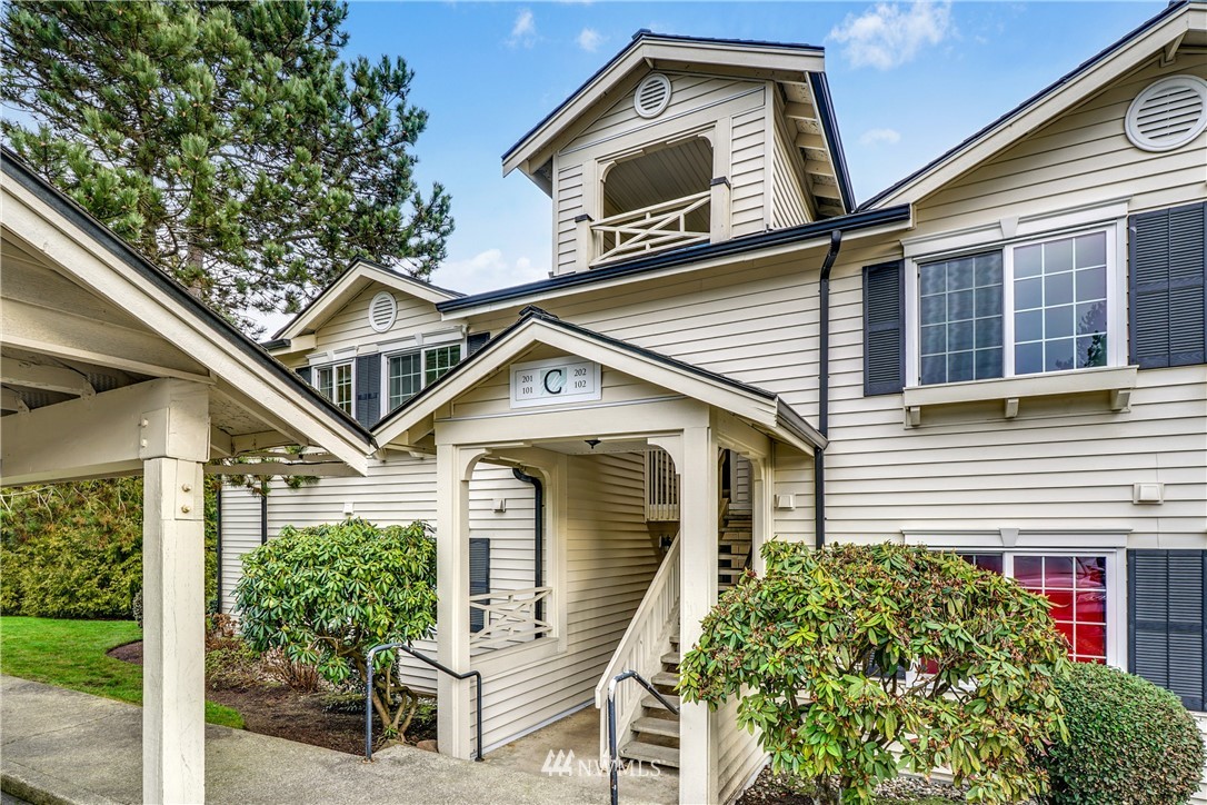 12404 East Gibson Road, Unit C201 Everett, WA 98204 - Photo 2 of 31 Gallery Image 2