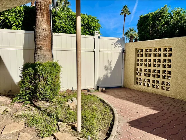 $563,000 | 40990 Paxton Drive, Unit 7, Rancho Mirage, CA 92270