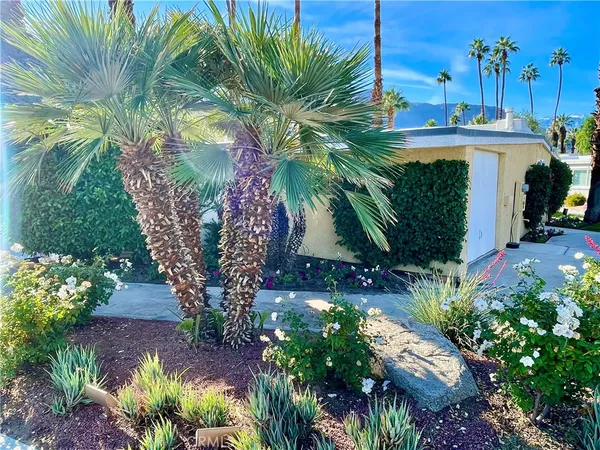 $499,000 | 40990 Paxton Drive, Unit 7, Rancho Mirage, CA 92270