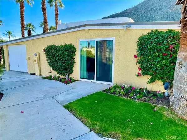 $499,000 | 40990 Paxton Drive, Unit 7, Rancho Mirage, CA 92270
