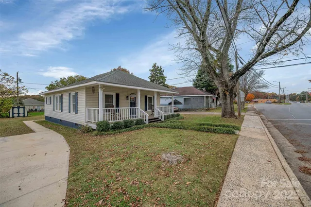 $329,900 | 399 Woodlawn Street, Belmont, NC 28012