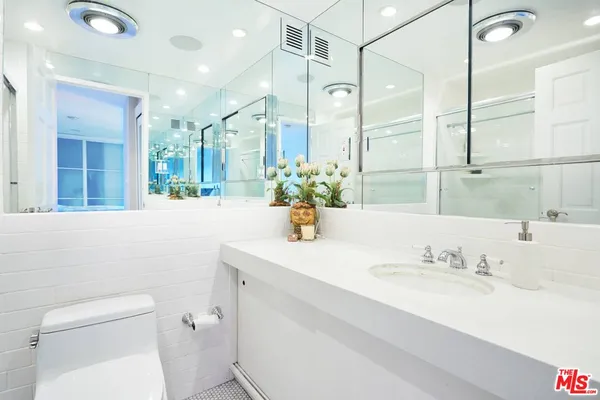 $6,450 | 865 Comstock Avenue, Unit 6A, Los Angeles, CA 90024