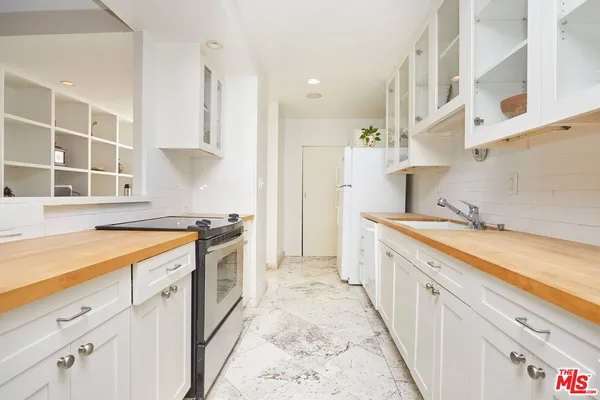 $6,450 | 865 Comstock Avenue, Unit 6A, Los Angeles, CA 90024