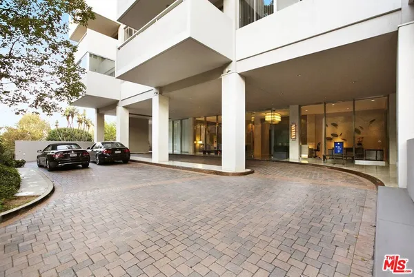 $6,450 | 865 Comstock Avenue, Unit 6A, Los Angeles, CA 90024